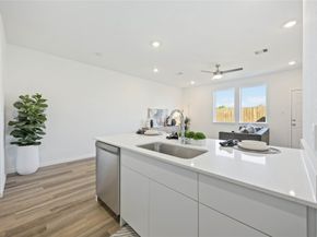 5918 Manning Oaks Street, Houston TX 77091