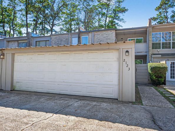 2123 Lake Village Drive, Houston TX 77339