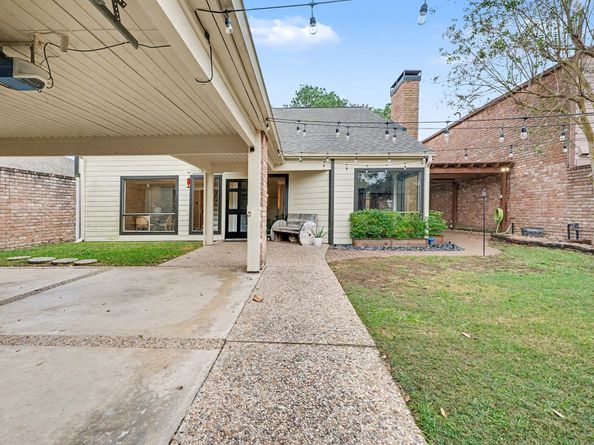 1922 Pepper Hill Way, Houston TX 77058