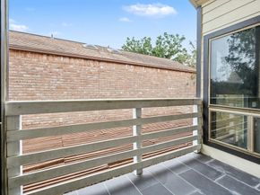 1922 Pepper Hill Way, Houston TX 77058