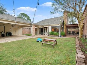 1922 Pepper Hill Way, Houston TX 77058