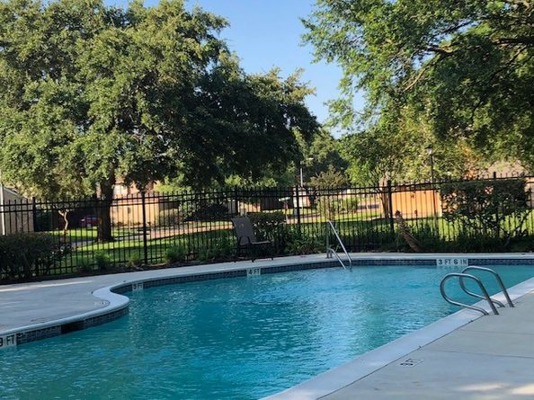 1922 Pepper Hill Way, Houston TX 77058