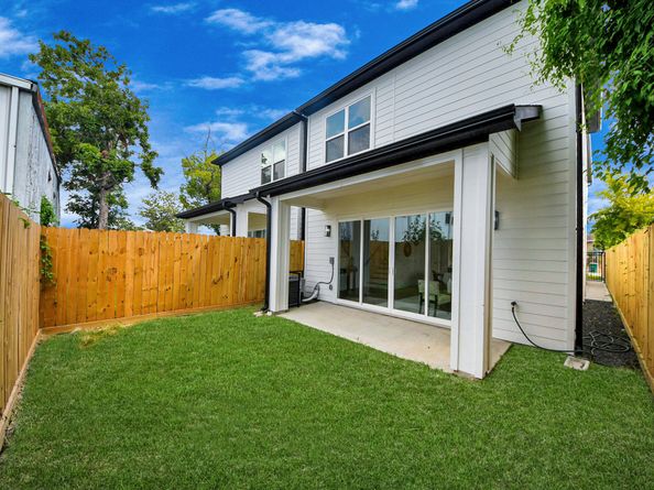 7729 Avenue J A, Houston TX 77012