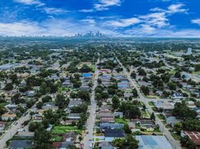 7729 Avenue J A, Houston TX 77012