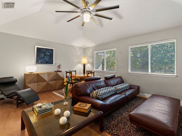 6 Marquise Oaks Place, The Woodlands TX 77382