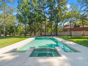6 Marquise Oaks Place, The Woodlands TX 77382