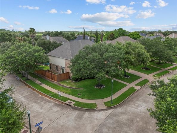 4303 Monarch Drive, Sugar Land TX 77479