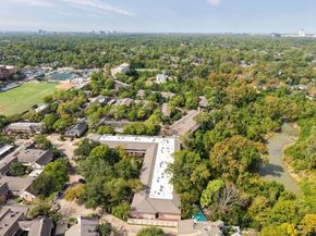 666 S Ripple Creek Drive A, Houston TX 77057