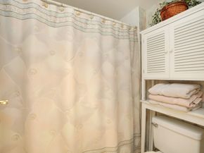 666 S Ripple Creek Drive A, Houston TX 77057