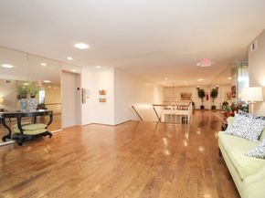 666 S Ripple Creek Drive A, Houston TX 77057