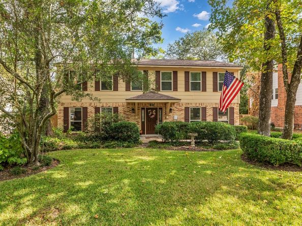 18 S Cypress Pine Drive, The Woodlands TX 77381