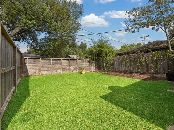 10050 Locke Lane, Houston TX 77042