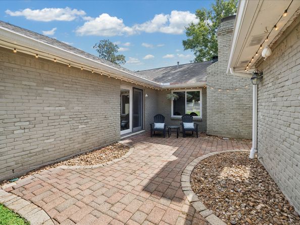 10050 Locke Lane, Houston TX 77042