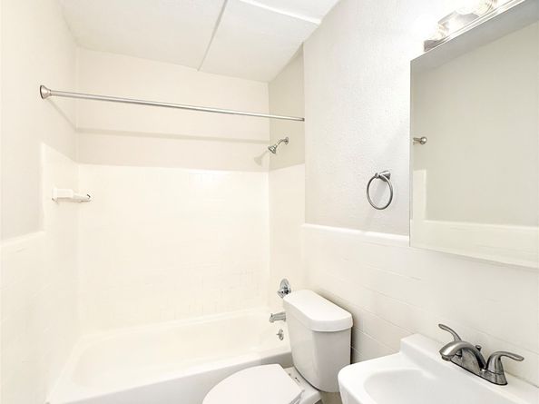 2717 Hadley Street 16, Houston TX 77004