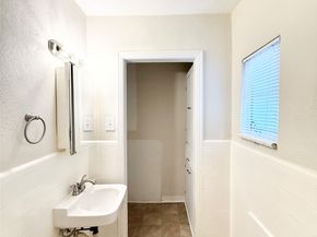 2717 Hadley Street 16, Houston TX 77004