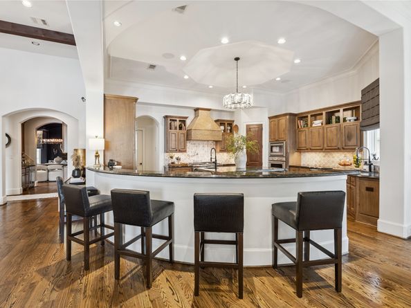 5310 Woodway Drive, Houston TX 77056