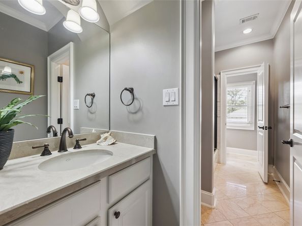 5310 Woodway Drive, Houston TX 77056