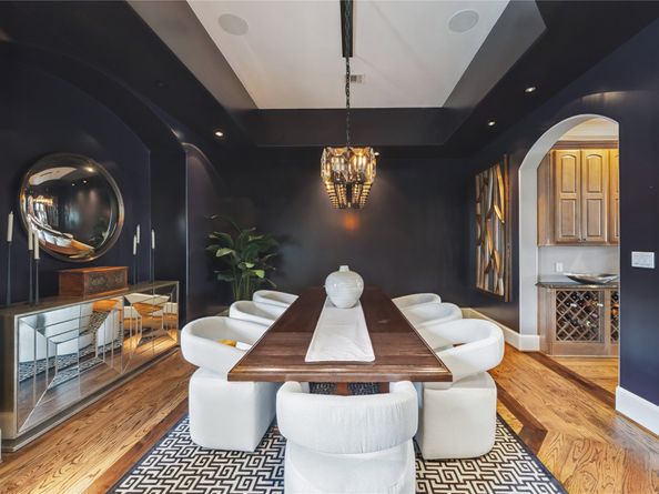 5310 Woodway Drive, Houston TX 77056