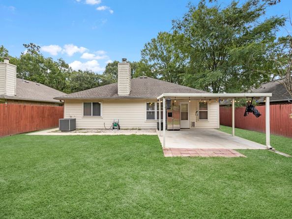 27097 Crown Chase Drive, Kingwood TX 77339