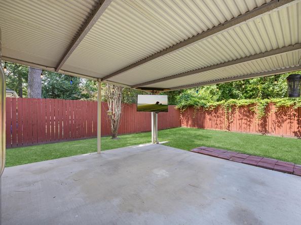 27097 Crown Chase Drive, Kingwood TX 77339