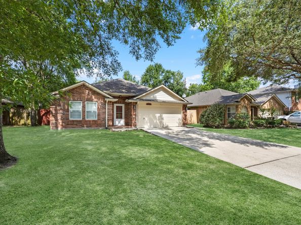 27097 Crown Chase Drive, Kingwood TX 77339