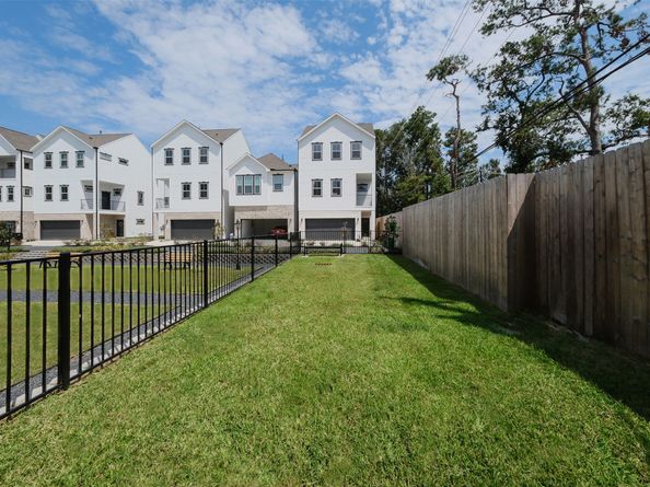 5502C Wheatley Street, Houston TX 77091