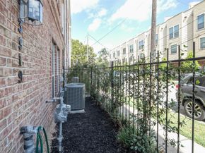 3919 Floyd Street, Houston TX 77007