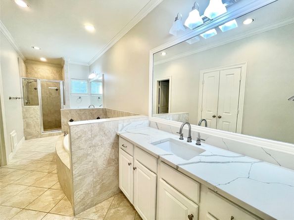 3919 Floyd Street, Houston TX 77007