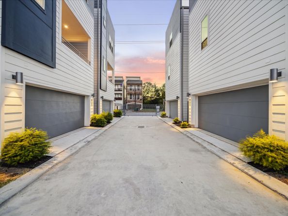 1810 Elysian Street, Houston TX 77026