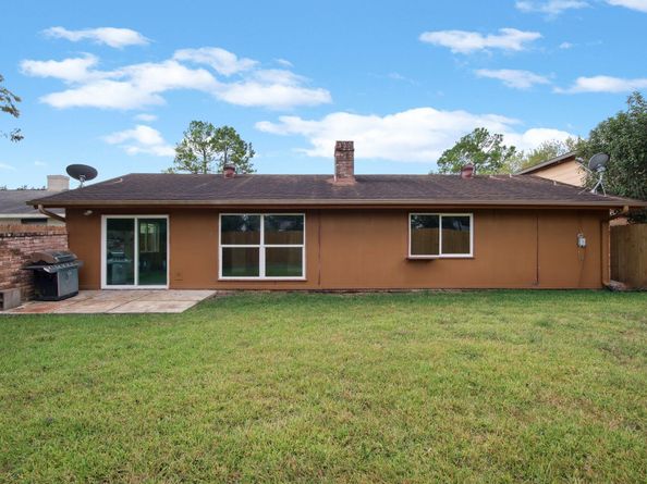 13806 Towne Way Drive, Sugar Land TX 77498