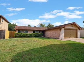 13806 Towne Way Drive, Sugar Land TX 77498