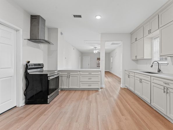 320 Delaware Street, Houston TX 77029