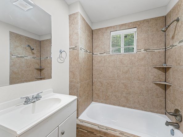 320 Delaware Street, Houston TX 77029