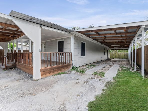 320 Delaware Street, Houston TX 77029