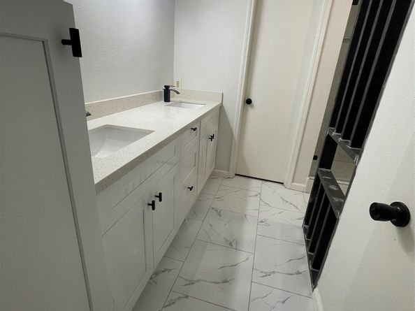 8711 S Dairy Ashford Road, Houston TX 77099