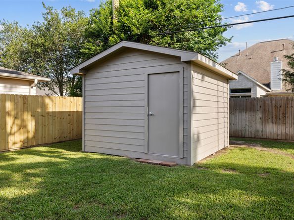 7915 Autumn Laurel Trail, Houston TX 77095
