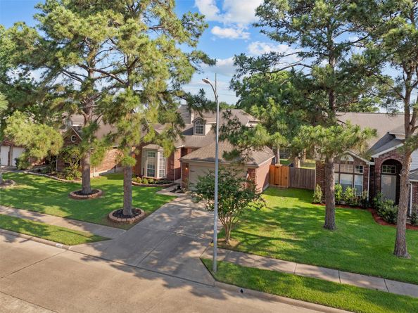 7915 Autumn Laurel Trail, Houston TX 77095