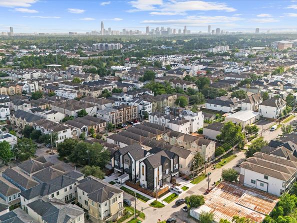 2519 Radcliffe Street, Houston TX 77007