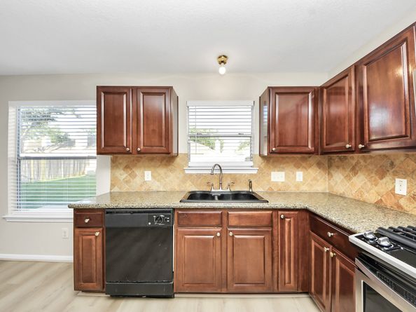 9010 Knightsland Trail, Houston TX 77083