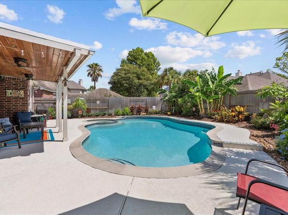 3005 Autumn Park Court, Friendswood TX 77546