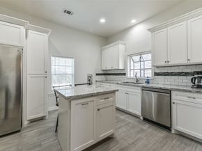 212 Clifton Street, Houston TX 77011