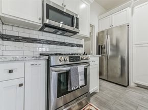 212 Clifton Street, Houston TX 77011