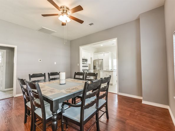 212 Clifton Street, Houston TX 77011