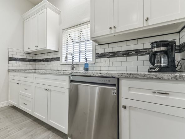 212 Clifton Street, Houston TX 77011