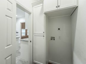 212 Clifton Street, Houston TX 77011