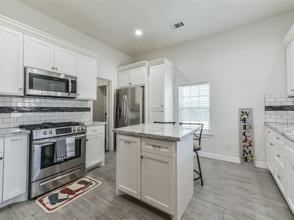 212 Clifton Street, Houston TX 77011