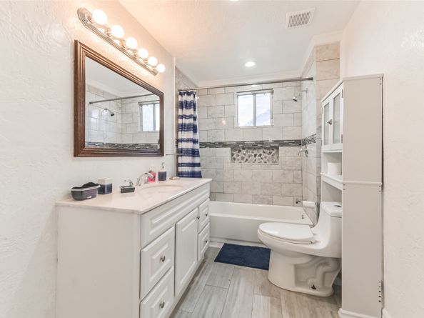 212 Clifton Street, Houston TX 77011