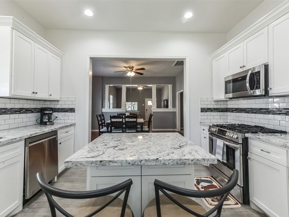 212 Clifton Street, Houston TX 77011