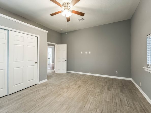 212 Clifton Street, Houston TX 77011