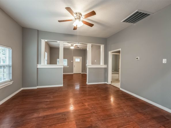 212 Clifton Street, Houston TX 77011